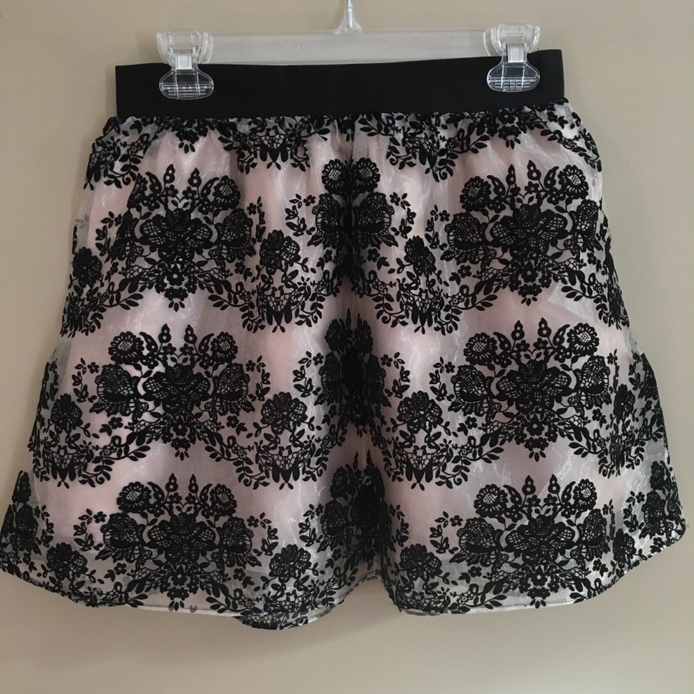 SOLD Beautiful EXPRESS skirt! Excellent condition! - Picture 2 of 5